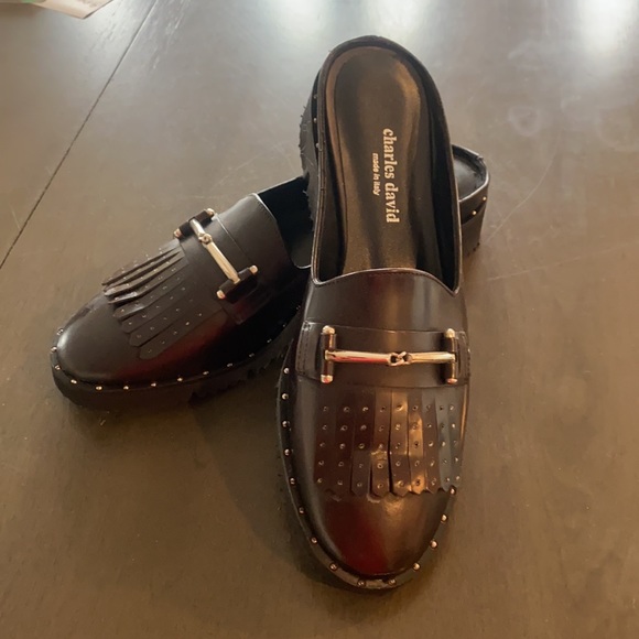 Charles David studded lug sole mules size 7 - Picture 6 of 6